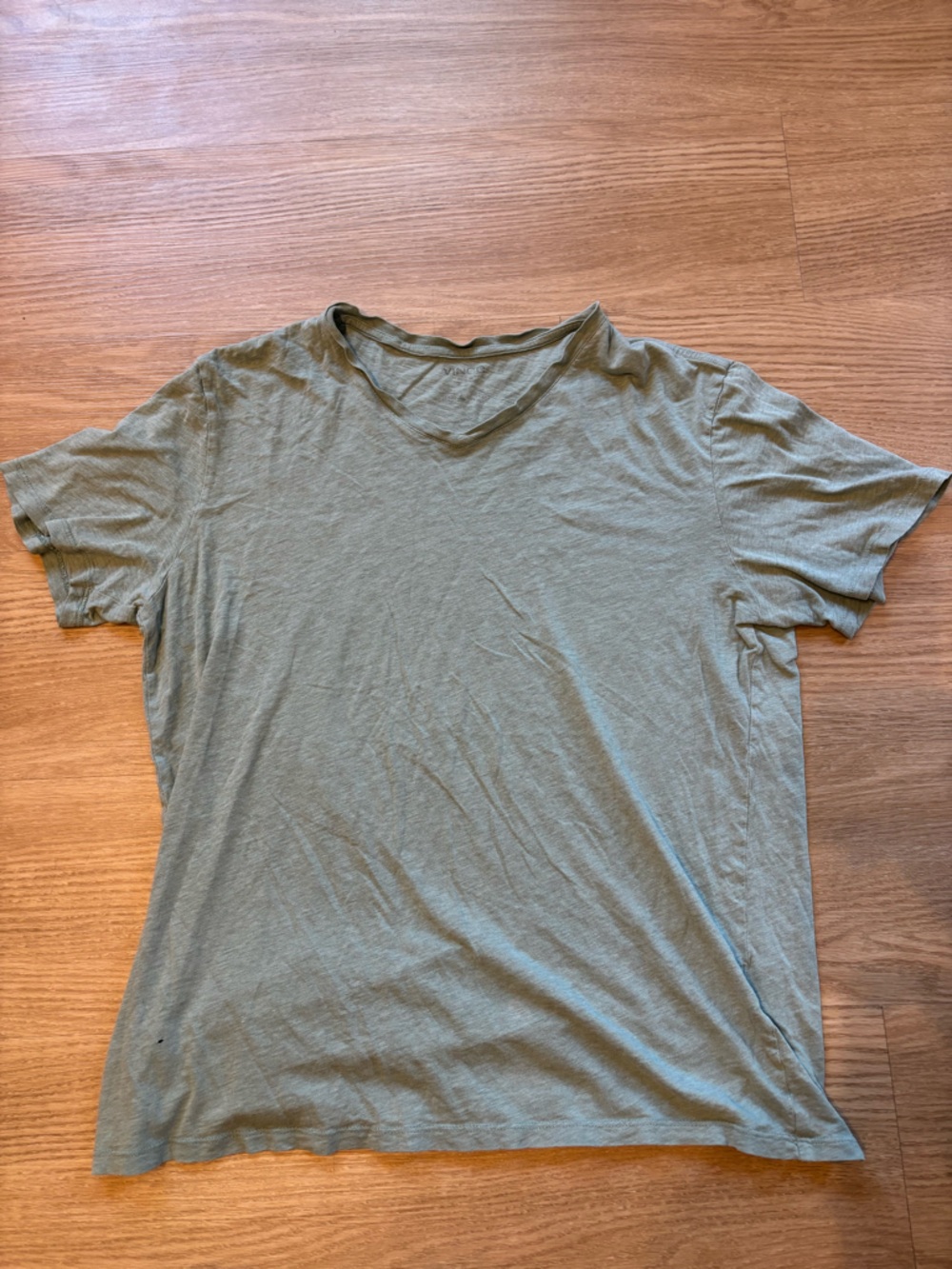 VINCE Women’s Medium 100% Cotton Short Sleeve T-Shirt V-Neck Teal Distressed